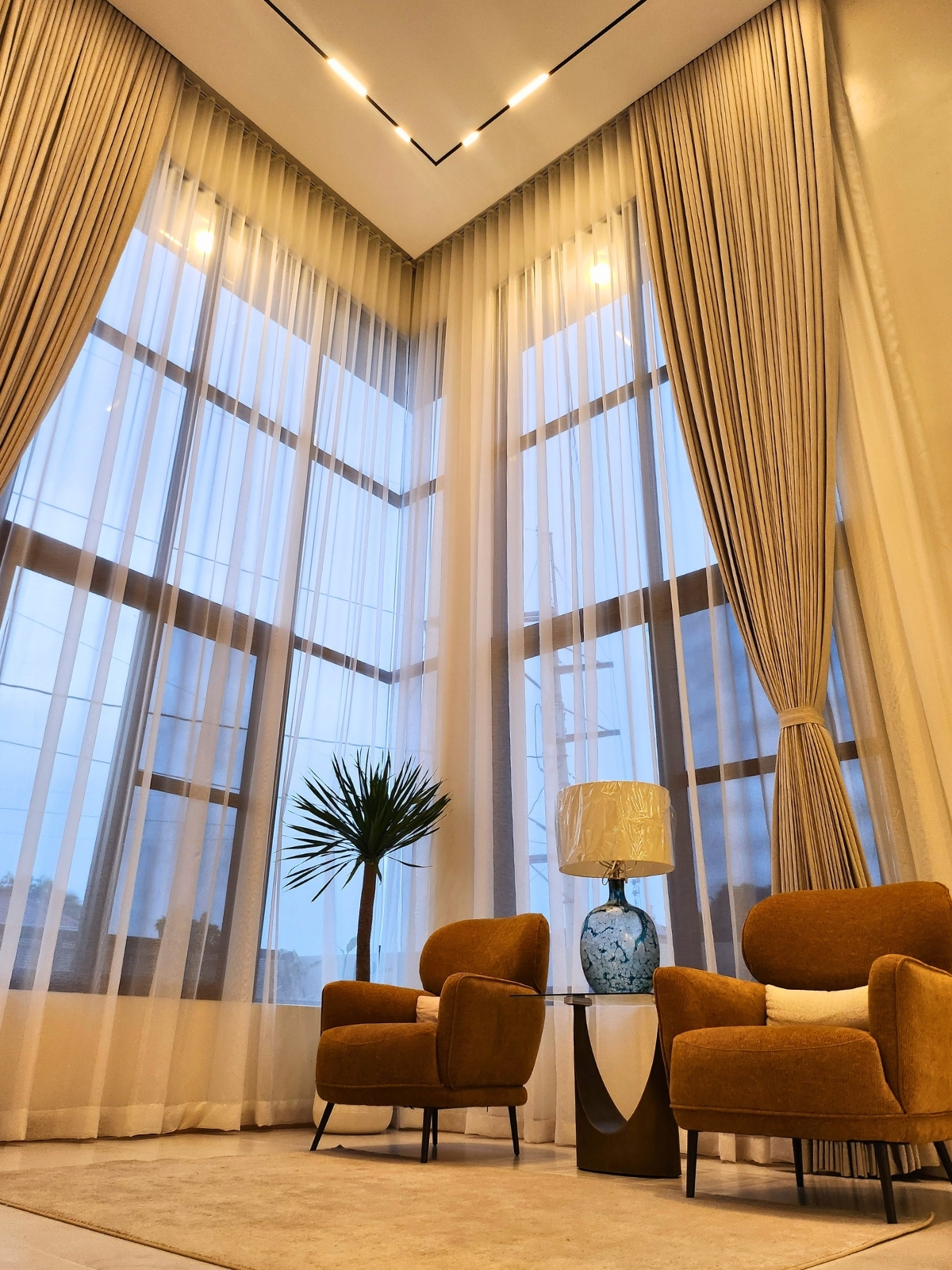 DUKJIN RESIDENCE — image 1 of 9